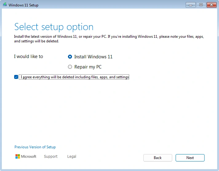 בחירה בין התקנת Windows 11 לתיקון המחשב במתקין באנגלית